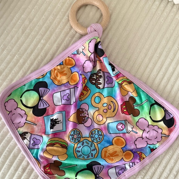 None Other - Minnie Mouse LOVEY [NWOT] 🔵
